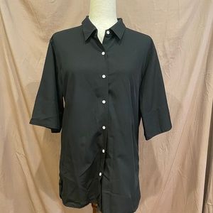 Black Uniqlo Short Sleeve Button Front Shirt